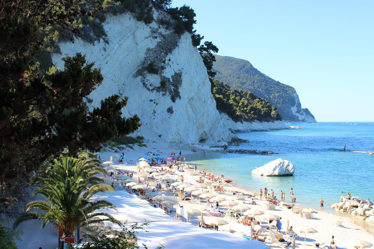 Viverenumana Appartamenti La Tua Casa In Centro A Pochi Passi Dal Mare Exterior photo